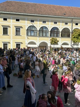 6cf9cfdf-c319-4d9d-923d-a9b65210382b