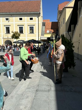 af5c13e3-dedd-430e-a6fb-d3b2e0247059